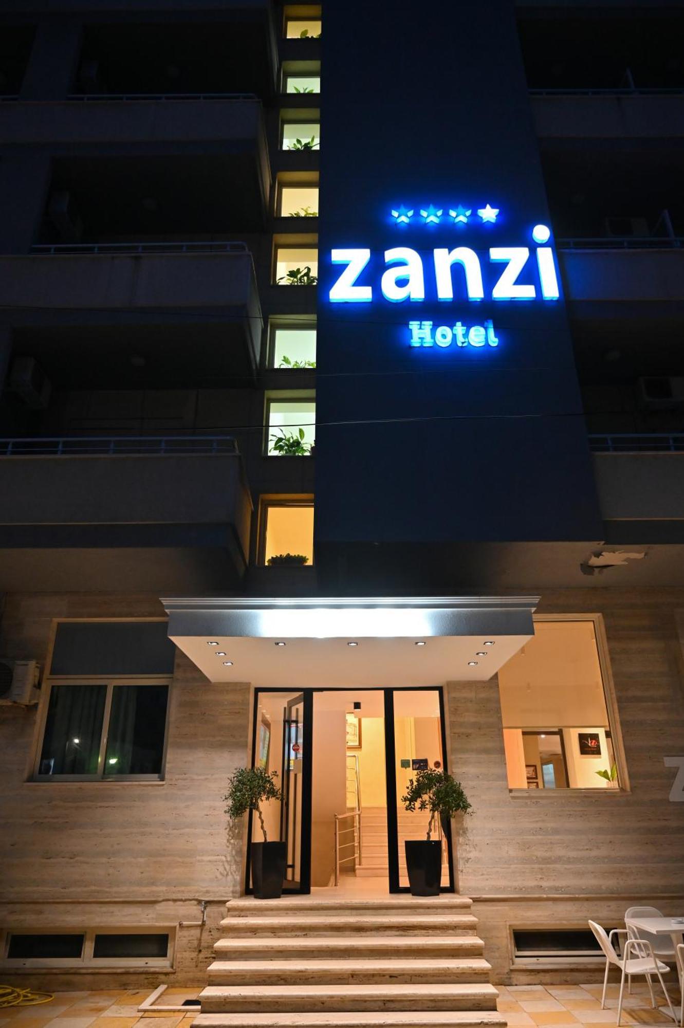 Готель Zanzi 4*